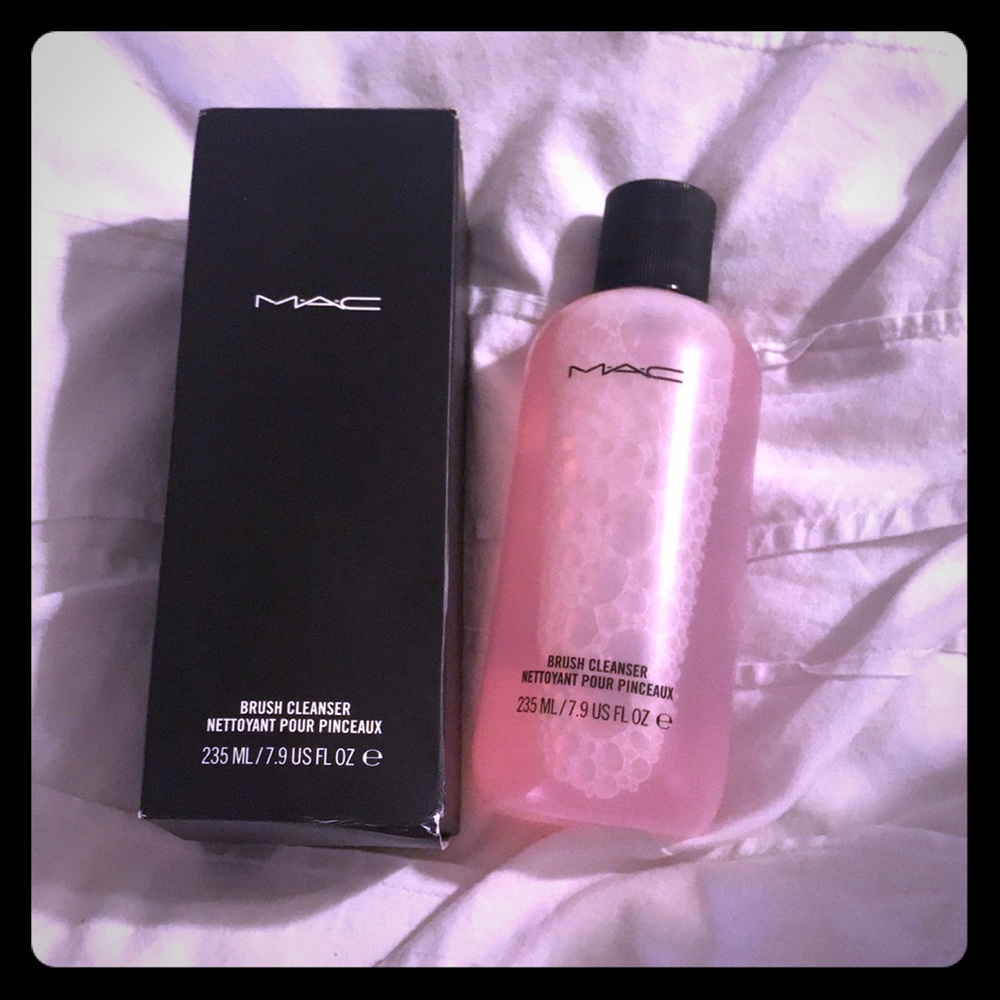 MAC Brush Cleanser 7.9 Ounces Brand New